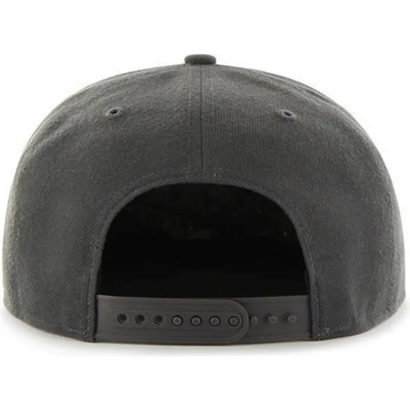 gorra-plana-negra-snapback-de-new-york-yankees-mlb-captain-de-47-brand