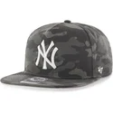 cappello-piatto-nero-camouflage-snapback-new-york-yankees-mlb-captain-dt-di-47-brand
