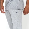 hosen-lange-hose-grau-track-pant-der-nfl-von-new-era