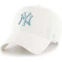 cappellino-visiera-curva-bianco-con-logo-blu-di-new-york-yankees-mlb-clean-up-di-47-brand