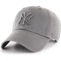 cappellino-curvo-grigio-con-logo-grigio-dei-new-york-yankees-mlb-clean-up-di-47-brand