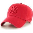 cappellino-visiera-curva-rosso-con-logo-rosso-di-new-york-yankees-mlb-clean-up-di-47-brand