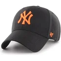 cappellino-nero-snapback-con-visiera-curva-e-logo-arancione-dei-new-york-yankees-mlb-mvp-di-47-brand