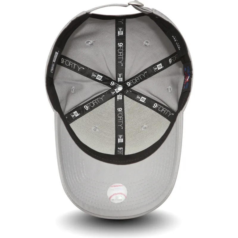 graue-verstellbare-curved-cap-9forty-essential-der-new-york-yankees-mlb-von-new-era