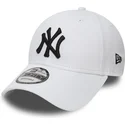 hvid-justerbar-kurvet-kasket-9forty-essential-fra-new-york-yankees-mlb-fra-new-era