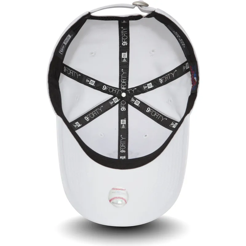 hvid-justerbar-buet-kasket-9forty-essential-fra-new-york-yankees-mlb-fra-new-era