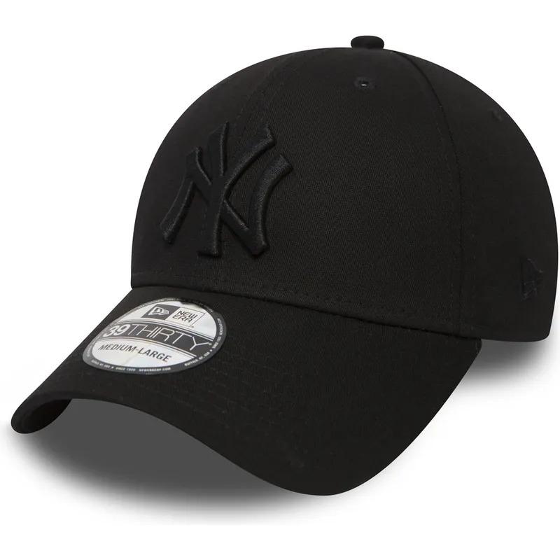 svart-kurvad-keps-med-svart-logotyp-39thirty-classic-justerad-fran-new-york-yankees-mlb-av-new-era