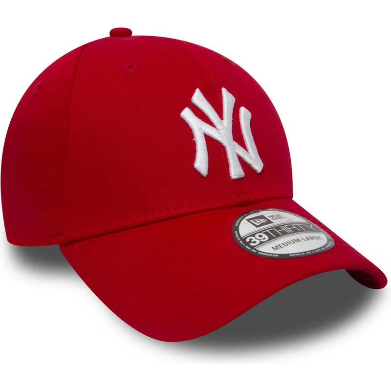 czerwona-dopasowana-czapka-z-zakrzywionym-daszkiem-39thirty-classic-new-york-yankees-mlb-new-era
