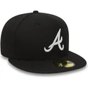 czarna-dopasowana-czapka-z-plaskim-daszkiem-59fifty-essential-atlanta-braves-mlb-new-era