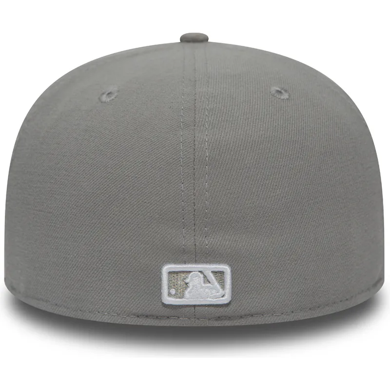 cappelli-piatta-grigio-regolato-59fifty-essential-dei-new-york-yankees-mlb-di-new-era