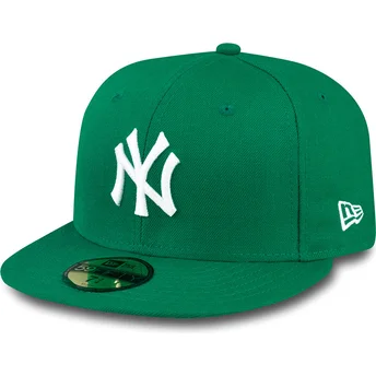 cappello-piatto-verde-aderente-59fifty-essential-dei-new-york-yankees-mlb-di-new-era