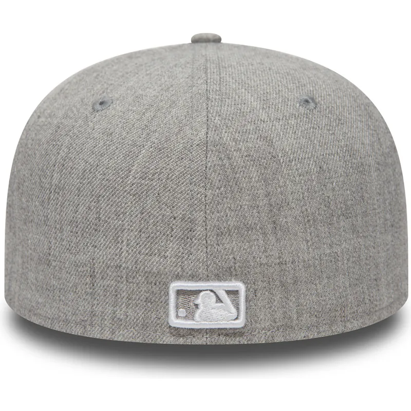 cappello-piatto-grigio-chiuso-59fifty-essential-dei-new-york-yankees-mlb-di-new-era