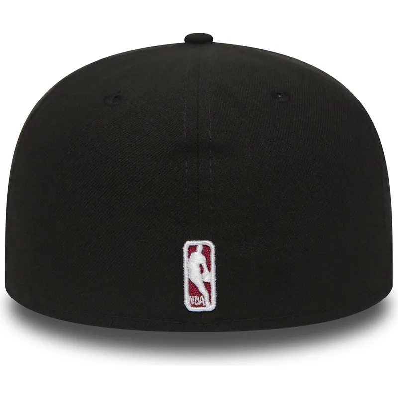 czarna-dopasowana-czapka-z-daszkiem-59fifty-essential-miami-heat-nba-marki-new-era