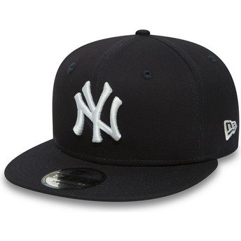 New Era Flat Brim 9FIFTY Essential New York Yankees MLB Snapback Cap Dunkelblau