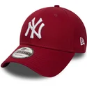 czerwona-zakrzywiona-czapka-z-daszkiem-9forty-essential-new-york-yankees-mlb-marki-new-era