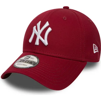 Czerwona zakrzywiona czapka z daszkiem 9FORTY Essential New York Yankees MLB marki New Era