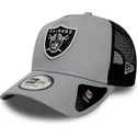 cappellino-trucker-grigio-essential-a-frame-dei-las-vegas-raiders-nfl-di-new-era