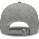 cappellino-grigio-curvo-regolabile-con-logo-grigio-dei-new-york-yankees-mlb-9forty-essential-di-new-era