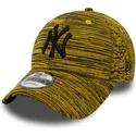 casquette-courbee-jaune-ajustable-avec-logo-noir-new-york-yankees-mlb-9forty-engineered-fit-new-era