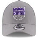cappelli-curva-grigio-cinghia-regolabile-9forty-the-league-dei-sacramento-kings-nba-di-new-era