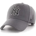 cappellino-curvo-grigio-regolabile-con-logo-nero-dei-new-york-yankees-mlb-mvp-di-47-brand