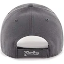 cappellino-curvo-grigio-regolabile-con-logo-nero-dei-new-york-yankees-mlb-mvp-di-47-brand