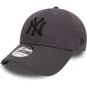cappellino-curvo-pietra-regolabile-con-logo-nero-39thirty-league-essential-dei-new-york-yankees-mlb-di-new-era