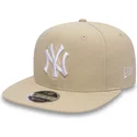 new-era-flat-brim-9fifty-lightweight-essential-new-york-yankees-mlb-snapback-cap-pink