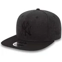 cappello-snapback-nero-con-visiera-piatta-e-logo-nero-9fifty-seasonal-heather-dei-new-york-yankees-mlb-di-new-era