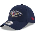 justerbar-marinebla-kurvet-kasket-9forty-the-league-fra-new-orleans-pelicans-nba-fra-new-era