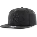 cappello-piatto-mimetico-nero-snapback-new-york-yankees-mlb-captain-jigsaw-di-47-brand