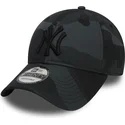 cappellino-curvo-mimetico-nero-regolabile-con-logo-nero-9twenty-essential-packable-dei-new-york-yankees-mlb-di-new-era