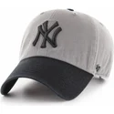 cappellino-grigio-con-visiera-curva-e-logo-nero-dei-new-york-yankees-mlb-clean-up-two-tone-di-47-brand