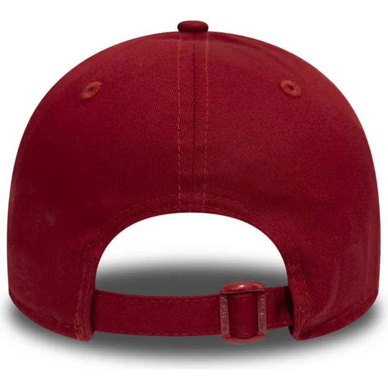 cappelli-curva-rosso-cinghia-regolabile-negro-9forty-essential-dei-new-york-yankees-mlb-di-new-era