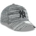 cappello-grigio-a-visiera-curva-regolabile-con-logo-nero-9forty-engineered-fit-dei-new-york-yankees-mlb-di-new-era
