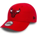 cappelli-curva-rosso-cinghia-regolabile-per-bambino-9forty-essential-dei-chicago-bulls-nba-di-new-era
