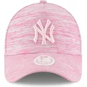 cappellino-rosa-con-visiera-curva-regolabile-con-logo-rosa-9forty-a-frame-engineered-fit-dei-new-york-yankees-mlb-di-new-era