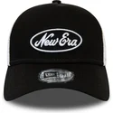 gorra-trucker-nera-e-bianca-oval-script-a-frame-di-new-era