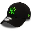cappellino-nero-regolabile-con-visiera-curva-e-logo-verde-9forty-league-essential-neon-dei-new-york-yankees-mlb-di-new-era