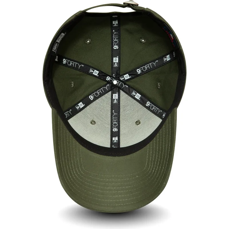 cappelli-curva-verde-cinghia-regolabile-negro-9forty-league-essential-dei-new-york-yankees-mlb-di-new-era cappelli-curva-verde-cinghia-regolabile-negro-9forty-league-essential-dei-new-york-yankees-mlb-di-new-era