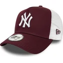 cappellino-trucker-bordeaux-e-bianco-essential-a-frame-dei-new-york-yankees-mlb-di-new-era