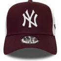 cappellino-trucker-bordeaux-e-bianco-essential-a-frame-dei-new-york-yankees-mlb-di-new-era