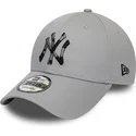 mutzen-gebogen-grau-verstellbares-band-camuflaje-9forty-camo-infill-der-new-york-yankees-mlb-von-new-era