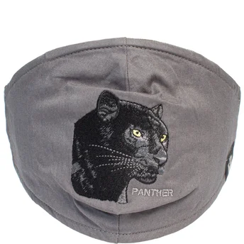 mascherine-e-protezione-nero-dei-mascarilla-reutilizable-negra-pantera-nine-lives-the-farm-di-goorin-bros