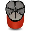 cappellino-trucker-rosso-con-logo-nero-league-essential-a-frame-dei-new-york-yankees-mlb-di-new-era