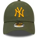 cappellino-verde-con-visiera-curva-regolabile-con-logo-arancione-9forty-league-essential-dei-new-york-yankees-mlb-di-new-era