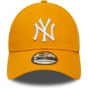 casquette-courbee-jaune-ajustable-9forty-league-essential-new-york-yankees-mlb-new-era