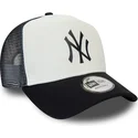hvid-og-marinebla-trucker-kasket-team-colour-block-a-frame-fra-new-york-yankees-mlb-fra-new-era