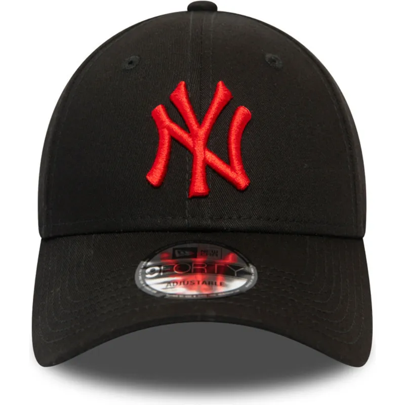 schwarze-verstellbare-curved-cap-mit-rotem-logo-9forty-league-essential-der-new-york-yankees-mlb-von-new-era