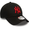 casquette-courbee-noire-ajustable-avec-logo-rouge-9forty-league-essential-new-york-yankees-mlb-new-era